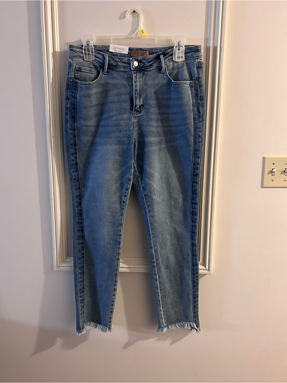Judy Blue Medium Blue High-Rise Cropped Skinny Jeans